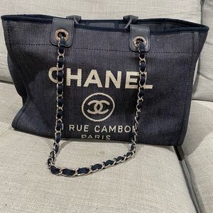 Authentic Chanel medium deauville